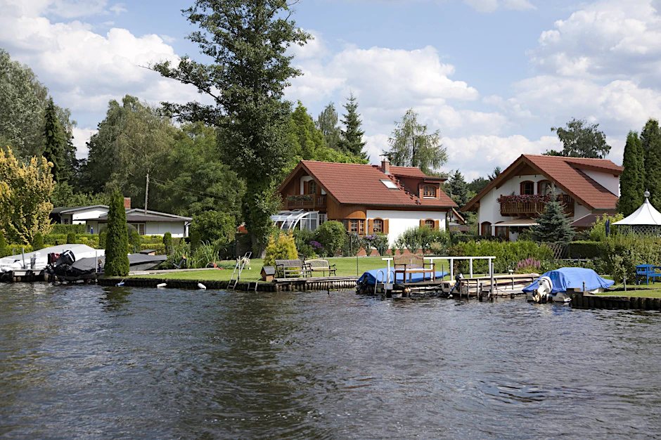 &nbsp;Wassergrundstücke an der Köpenicker Müggelspree.<br><br>&nbsp;
