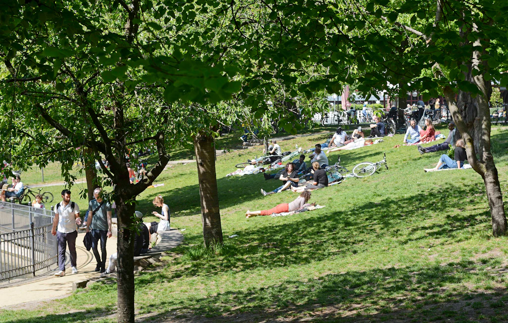 Corona in Berlin: Inzidenz fällt am Donnerstag auf 56,3