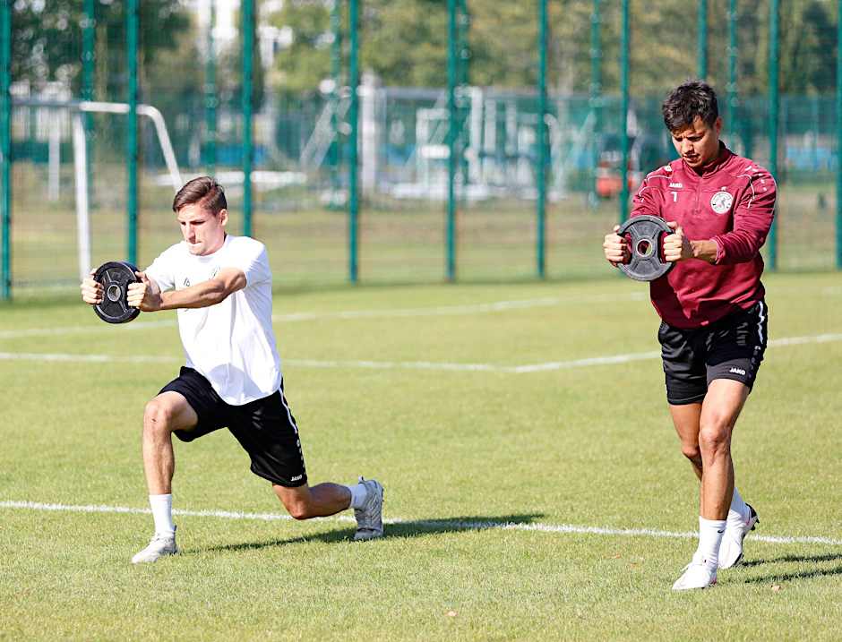 Freuen sich darauf, in der kommenden Saison wieder Punktspiele für den BFC bestreiten zu können: Alexander Siebeck und Philip Schulz.