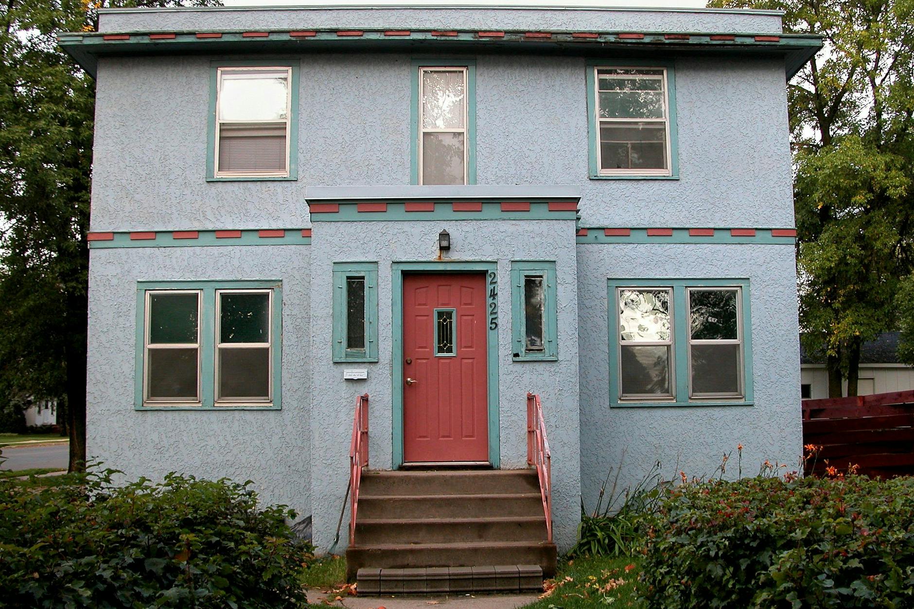 Das Haus mit der Nummer 2425 an der 7th Avenue in Hibbing, in dem der US-amerikanische Singer-Songwriter Bob Dylan als Robert Allen Zimmerman aufwuchs. 