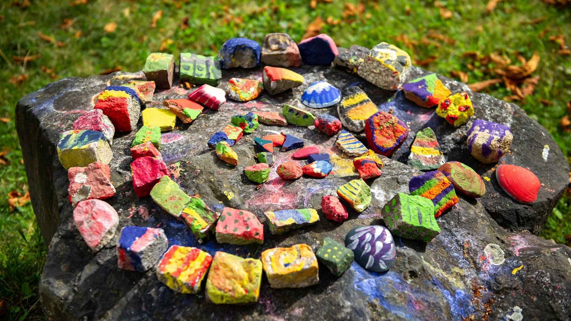 In den Höfen finden Konzerte statt, nutzen Kitas den Spielplatz. 