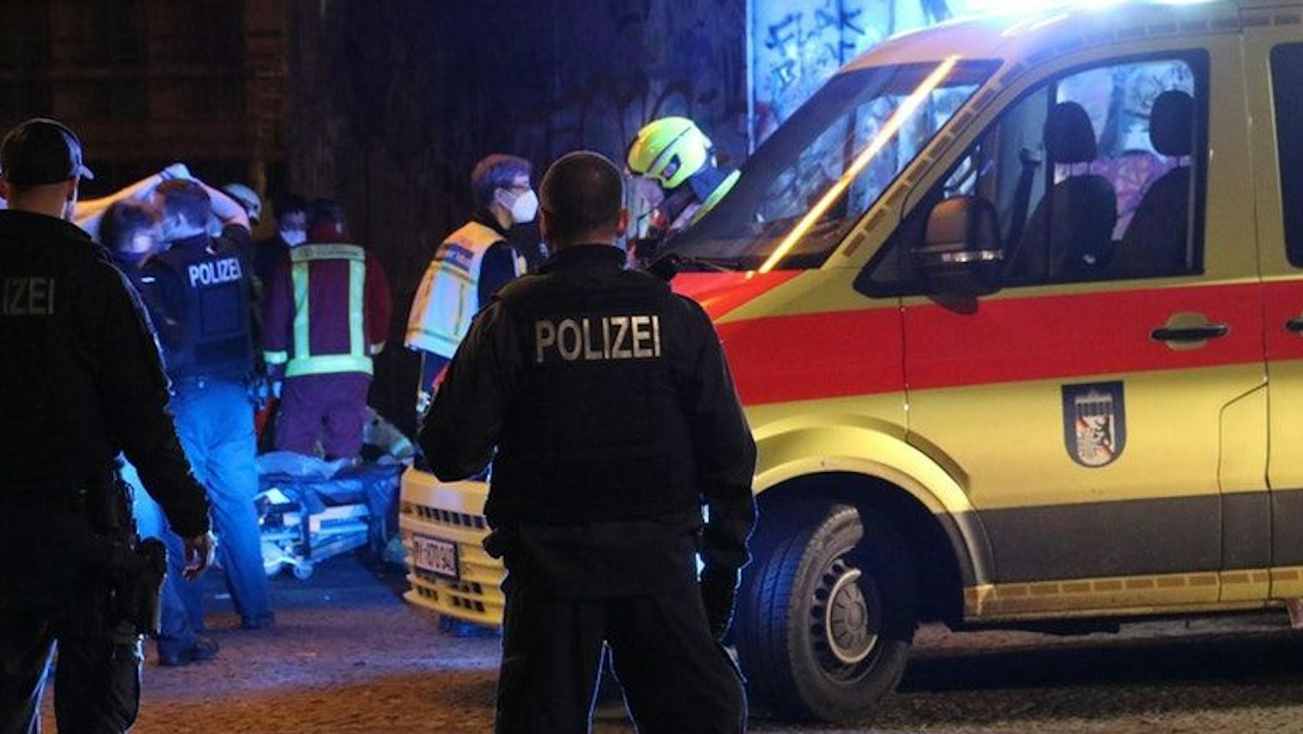 Ende Oktober 2020: Polizisten haben den Tatort im Monbijoupark abgesperrt.