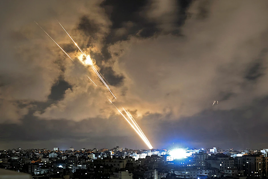 Tausende Raketen feuerte die Hamas in den letzten Tagen auf Israel ab. Die Israelis reagierten mit Luftangriffen und Artilleriefeuer.
