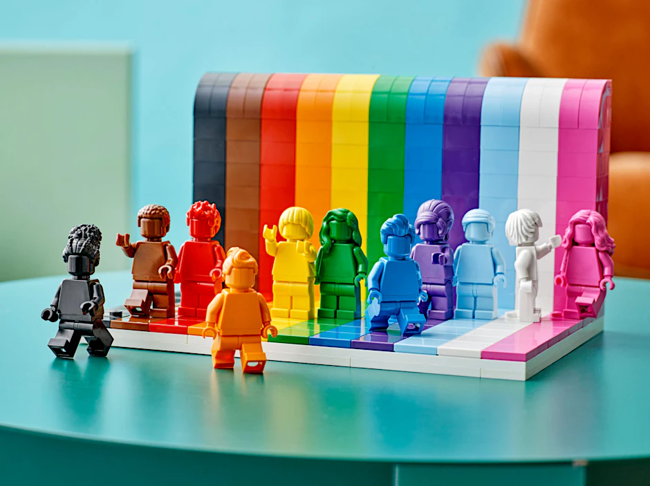 Regenbogen als Wasserfall: Legos&nbsp;Figuren-Set feiert die LGBTQIA+-Community.