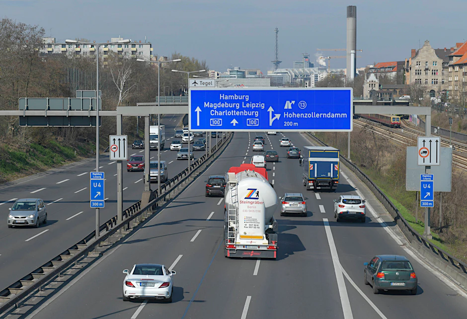 Fließender Verkehr auf der Stadtautobahn – künftig vielleicht vollautomatisch.