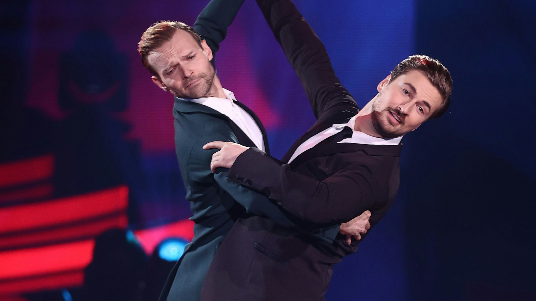 Nicolas Puschmann startet als Letzter im „Impro Dance even more extrem“, muss den Slowfox tanzen und sackt dafür 27 Punkte ein.