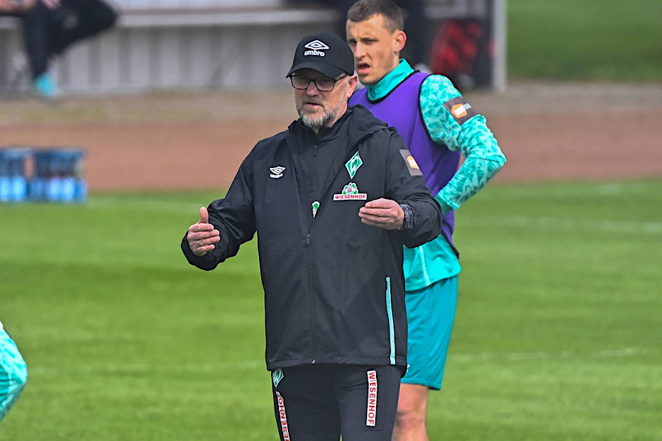 Thomas Schaaf soll Werder Bremen vor dem Abstieg retten.