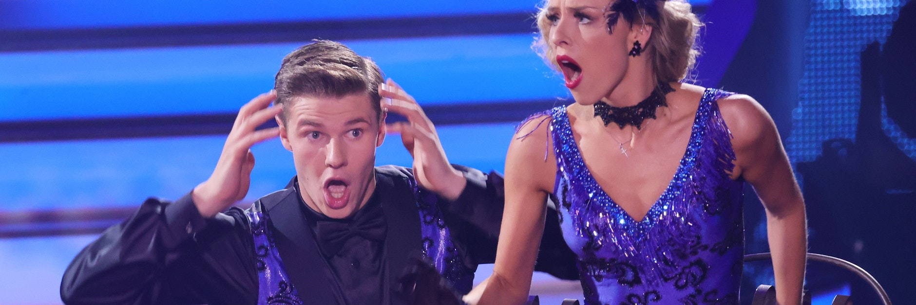 Profiboxer Simon Zachenhuber und Profitänzerin Patricija Belousova qualmen vor dem „Let’s Dance“-Halbfinale der Köpfe.