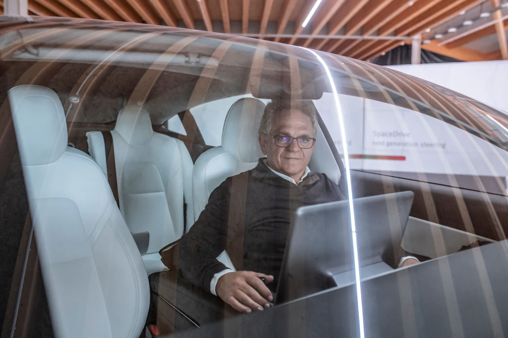 Angriff auf Elon Musk: Autonomes Glück
