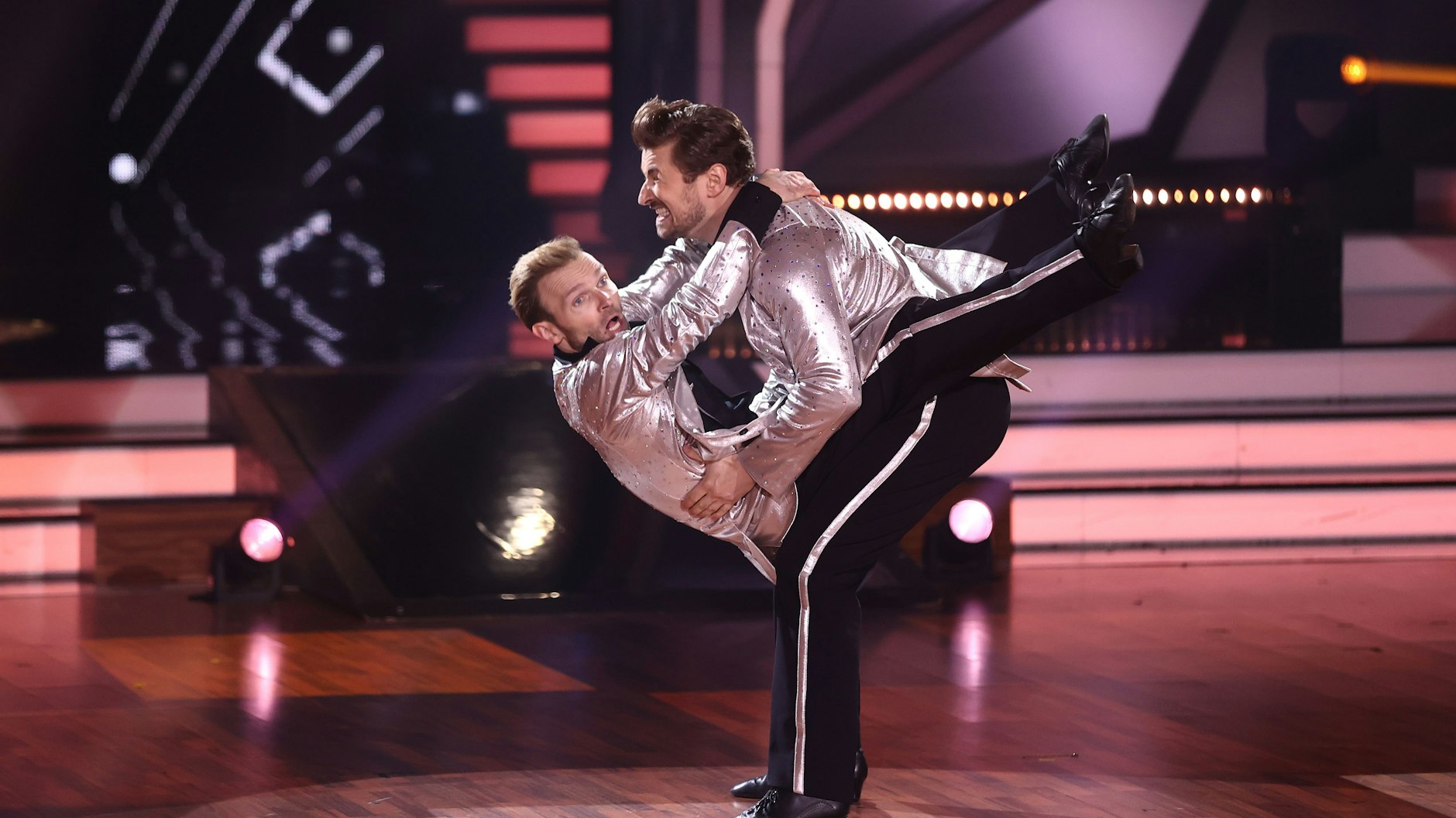 Nicolas Puschmann und Vadim Garbuzov tanzten im „Let's Dance“-Halbfinale einen Jive zu „Great Balls Of Fire“.