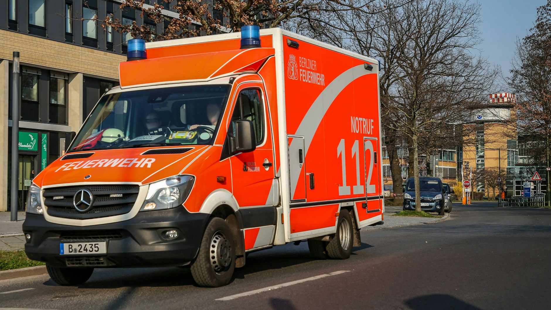 Mit Verletzungen im Rumpfbereich wurde der Siebenjährige in ein Krankenhaus gebracht (Symbolbild).