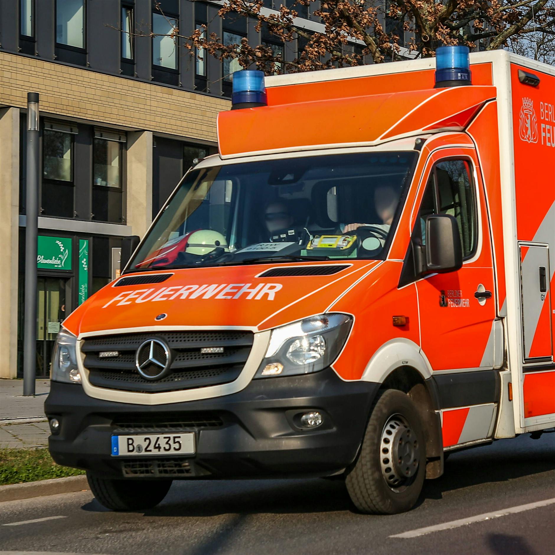 Hellersdorf: Kind auf Fahrrad von Transporter erfasst