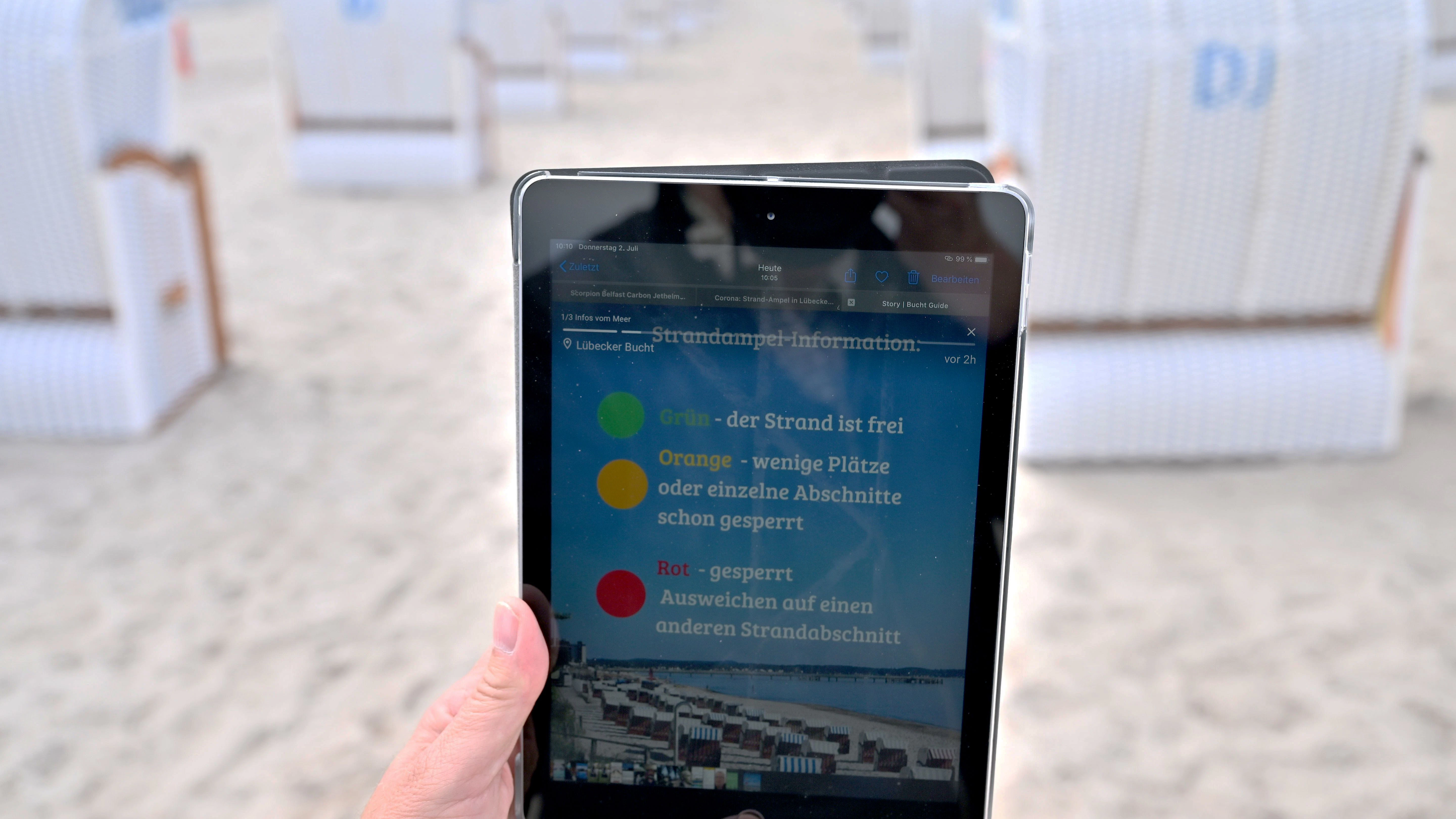 An der Lübecker Bucht (Schleswig-Holstein) hilft der „Strandticker“ dabei, ein Plätzchen am Strand zu finden.