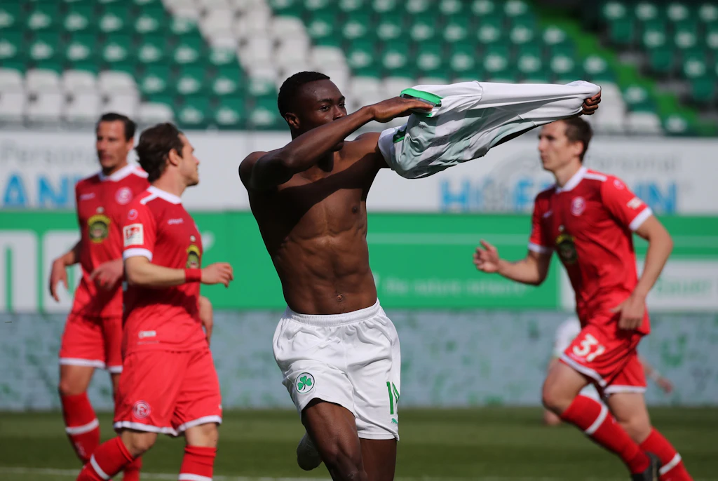 Bochum und Fürth zurück in der Bundesliga, Kiel muss in die Relegation
