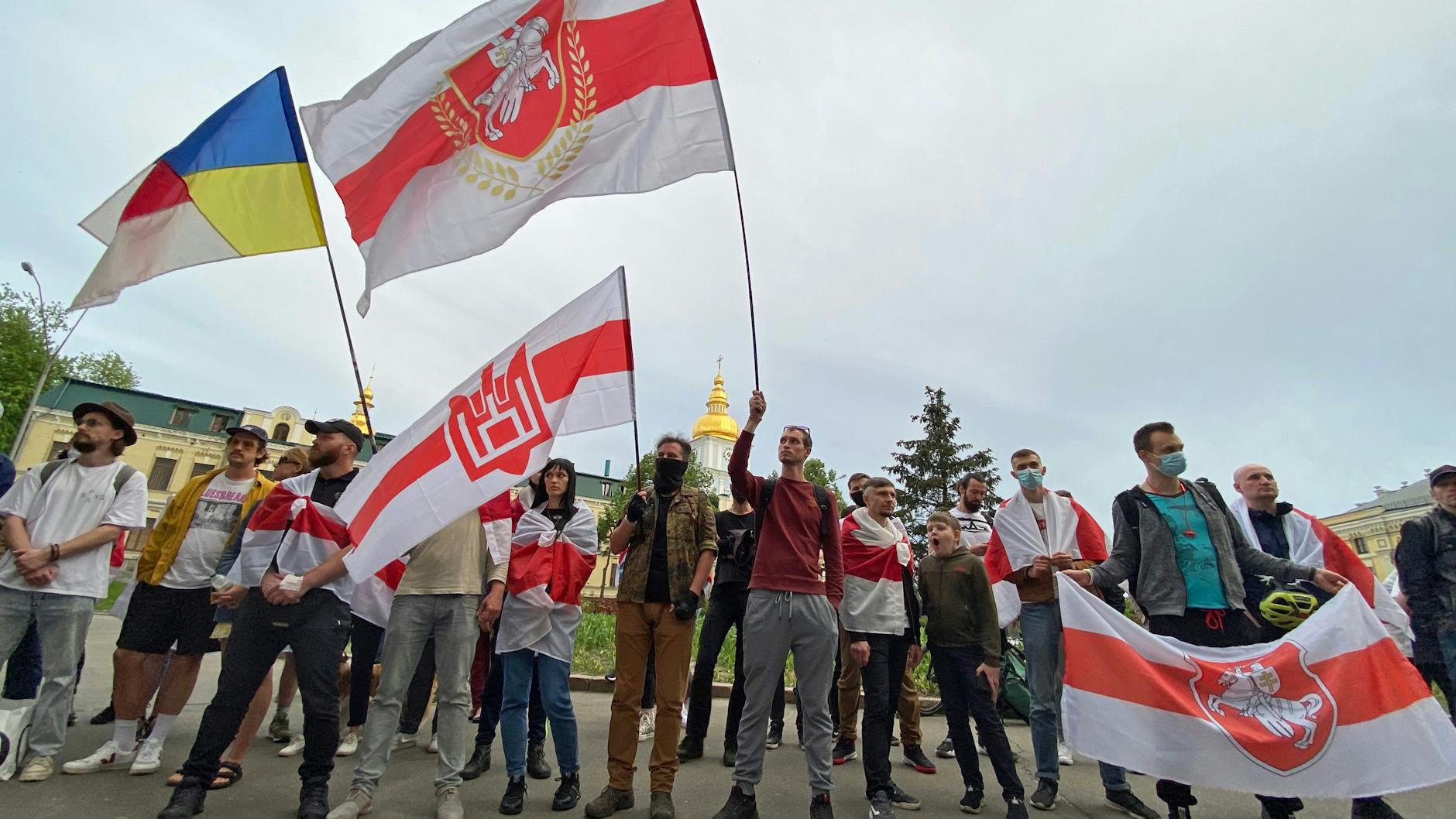 Demonstranten forderten vor dem ukrainischen Außenministerium in Kiew die Freilassung Protassewitschs.