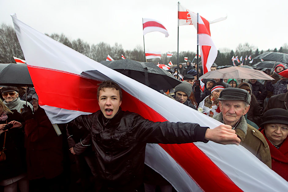 Der belarussische Journalist Roman Protassewitsch nimmt an einer Demonstration der Opposition in Minsk teil (Archivbild, 25.03.2012).