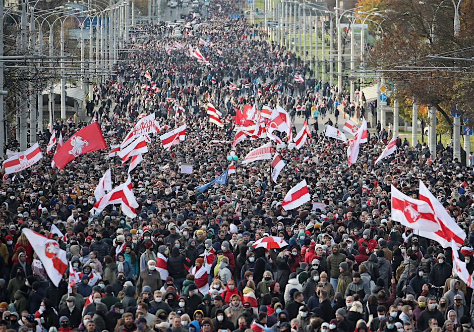 Im vergangenen Jahr gab es zahlreiche Massenproteste gegen den amtierenden Präsidenten Lukaschenko.