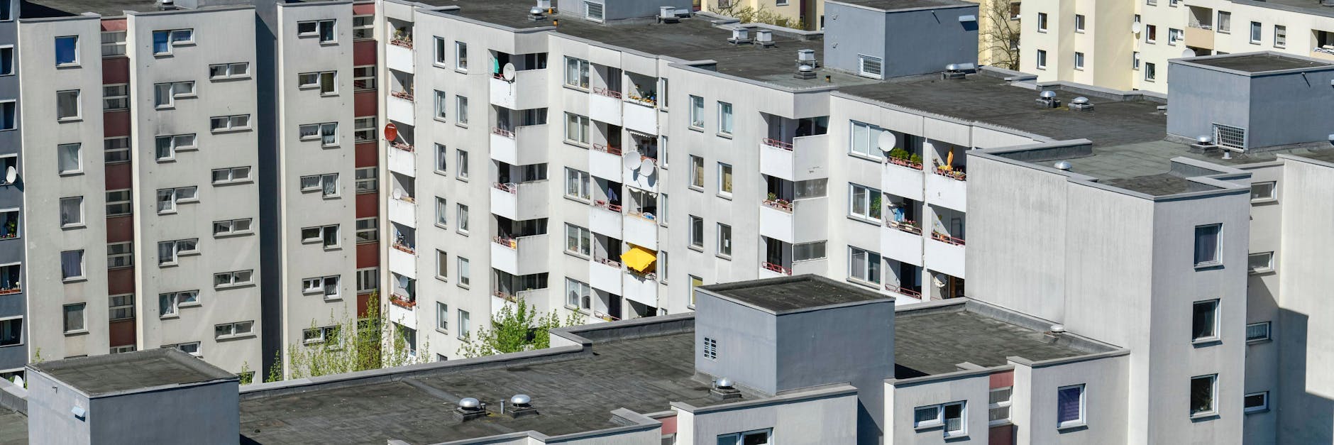 Die Firmen Vonovia und Deutsche wohnen halten auch in Berlin etliche Wohnungen.