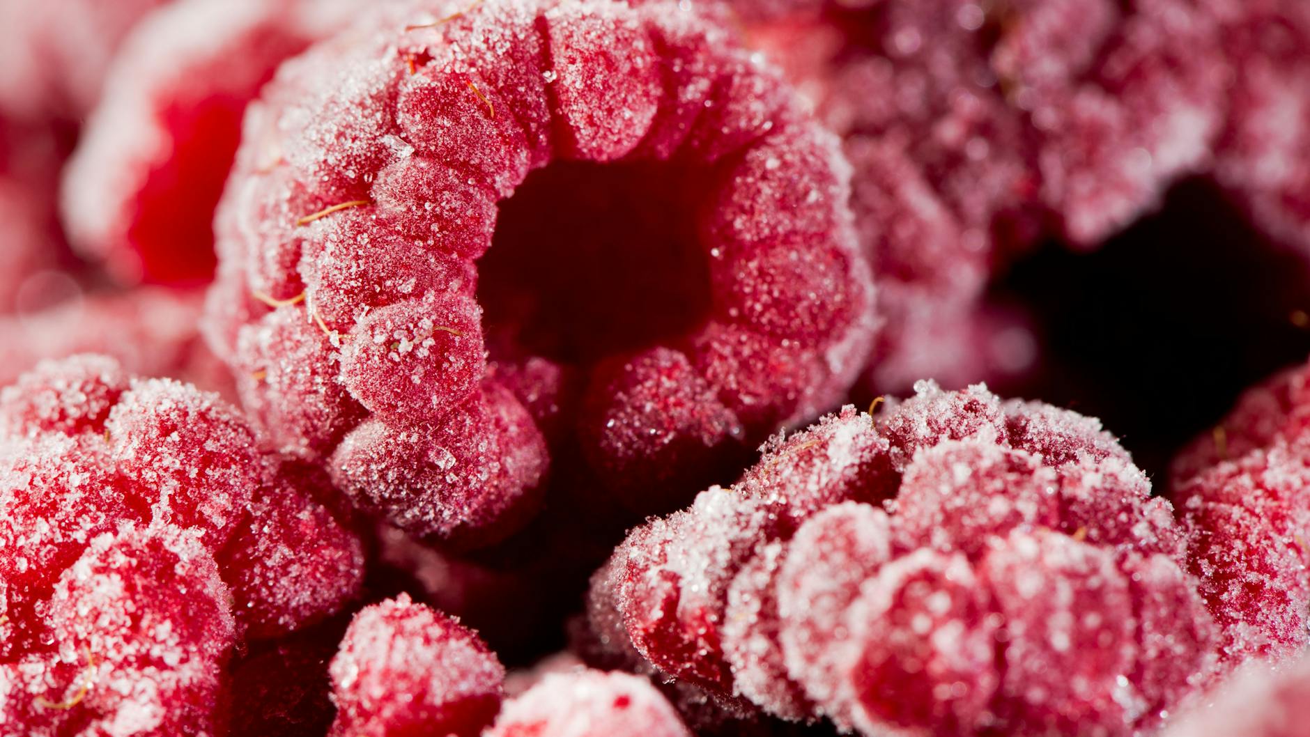 Tiefgekühlte Beeren sind oft die bessere Wahl. 