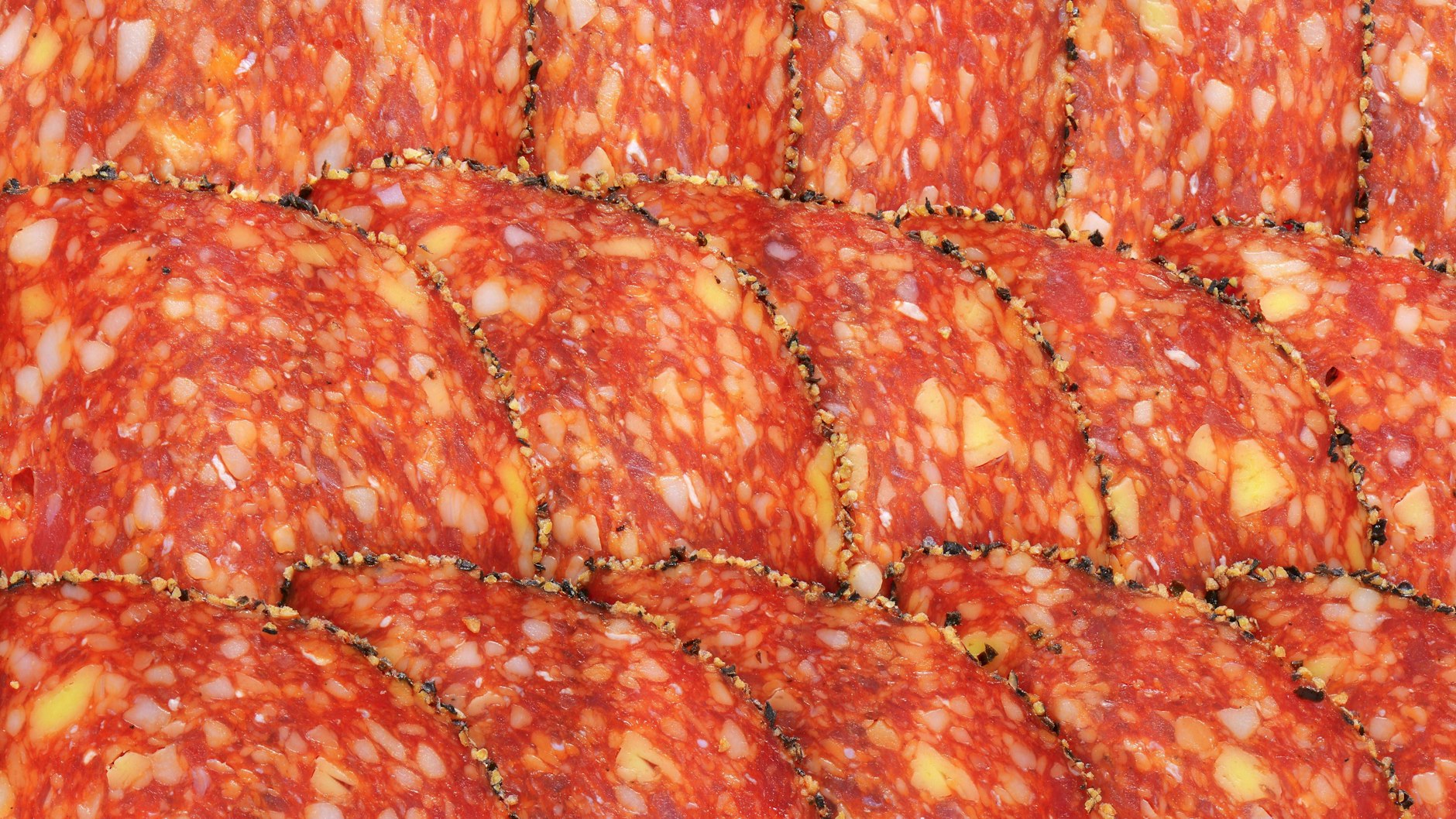 Wurstaufschnitt wie Salami ist schlecht für das Gehirn.