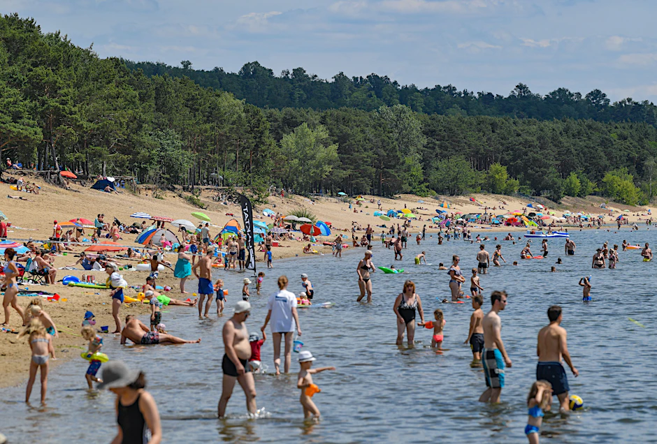 Das Baden im beliebten Helenesee ist vorerst verboten.