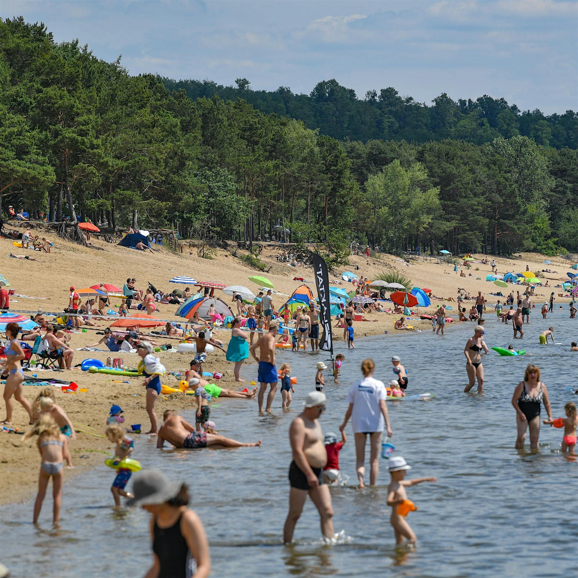 Lebensgefahr: Brandenburgs längster Badestrand am Helenesee gesperrt