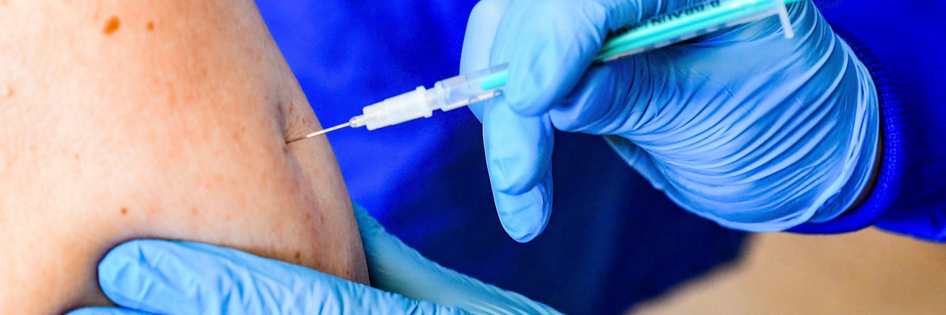 Wer sich jetzt impfen lassen will, braucht viel Geduld, um an einem Termin zu kommen.<br>