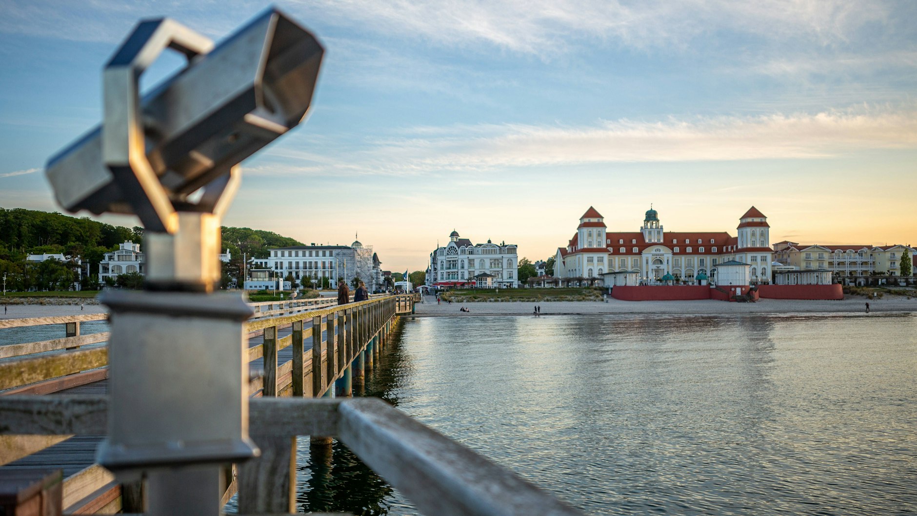 Eines von vielen Sehnsuchtszielen am Meer: das Ostseebad Binz mit der Seebrücke.