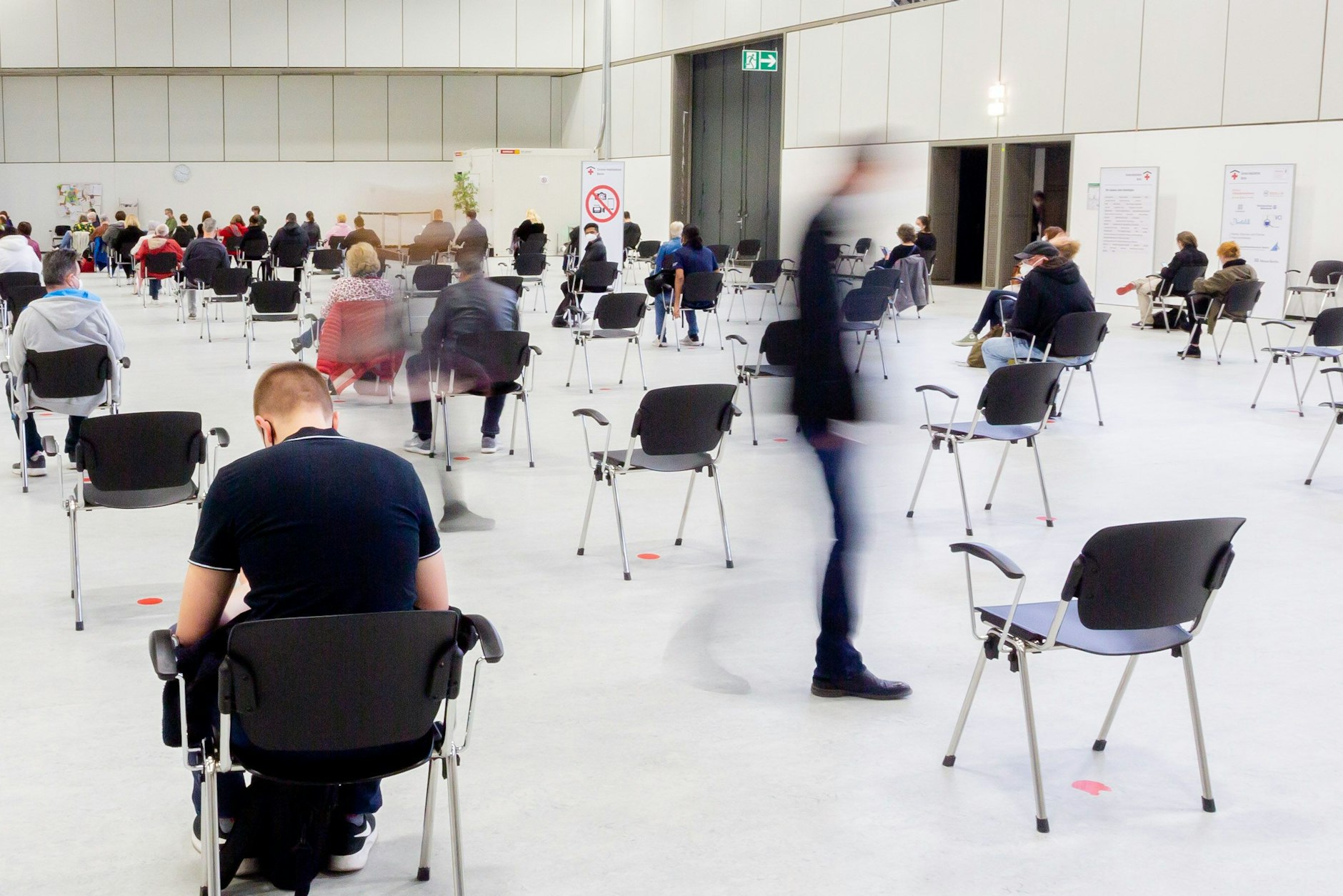 Wie bekommt man jetzt einen Termin? Impfzentren in Berlin komplett