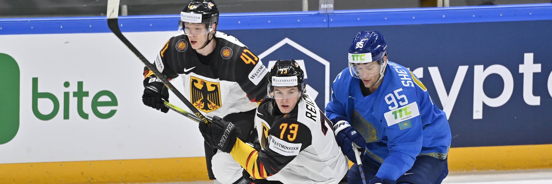 Lukas Reichel konnte gegen Kasachstan nur im ersten Drittel mitspielen.