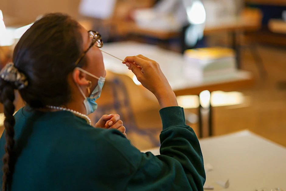 Schnelltests an Schulen sind keine Körperverletzung, entschied ein Gericht.