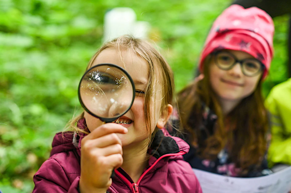 Die Vorschulkinder aus der Kita Rasselbande in Neuenhagen sind für einen Tag Bodenforscher.<br>