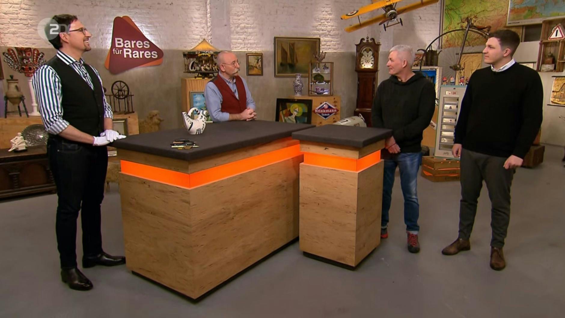 „Bares für Rares“-Fachmann Colmar Schulte-Goltz schätzt den Krug von Pablo Picasso sehr wertvoll ein.