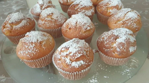 Apfel-Muffins mit Marzipan sind schnell gemacht und super lecker.