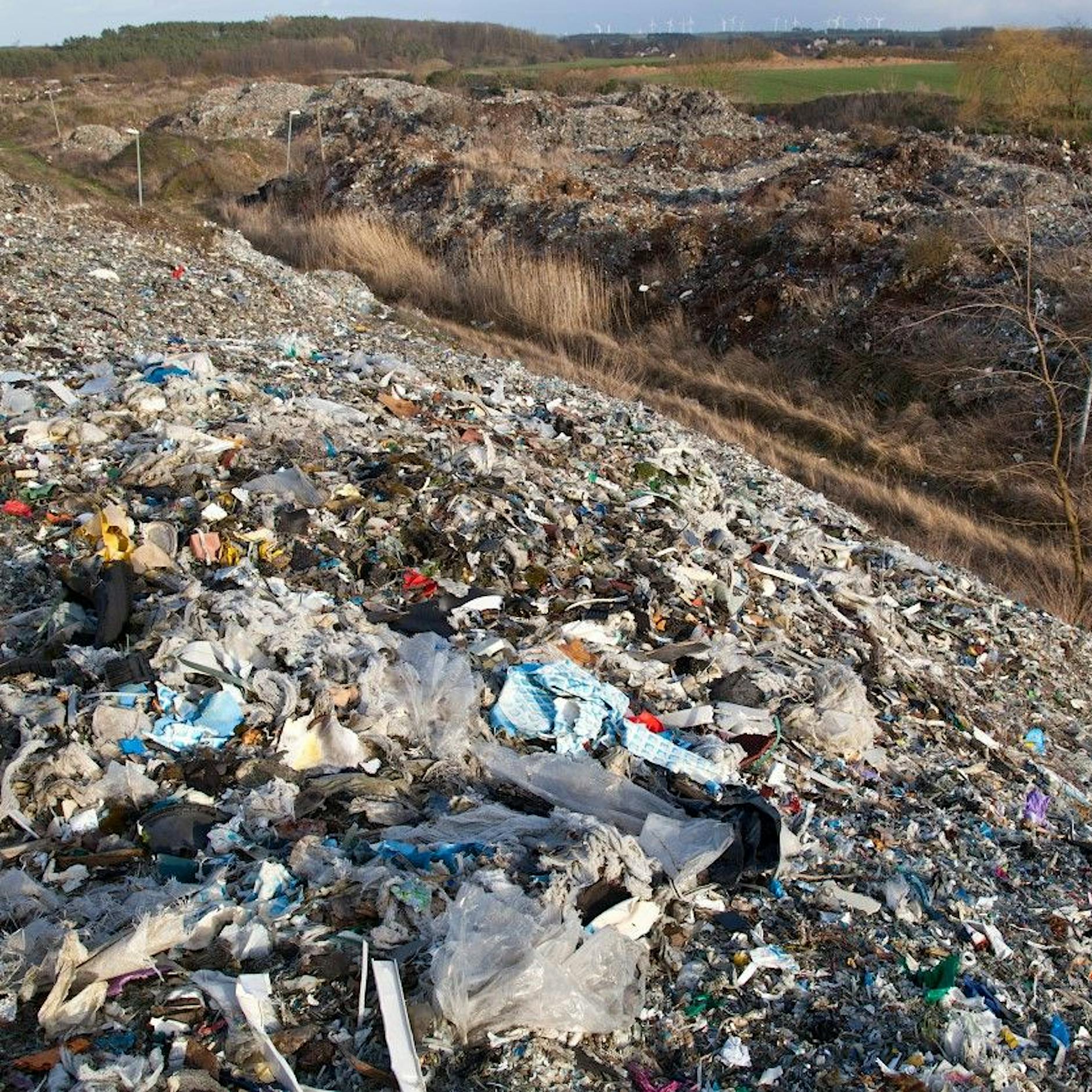 Lukrativer als Drogenhandel: Das schmutzige Geschäft mit dem Berliner Müll