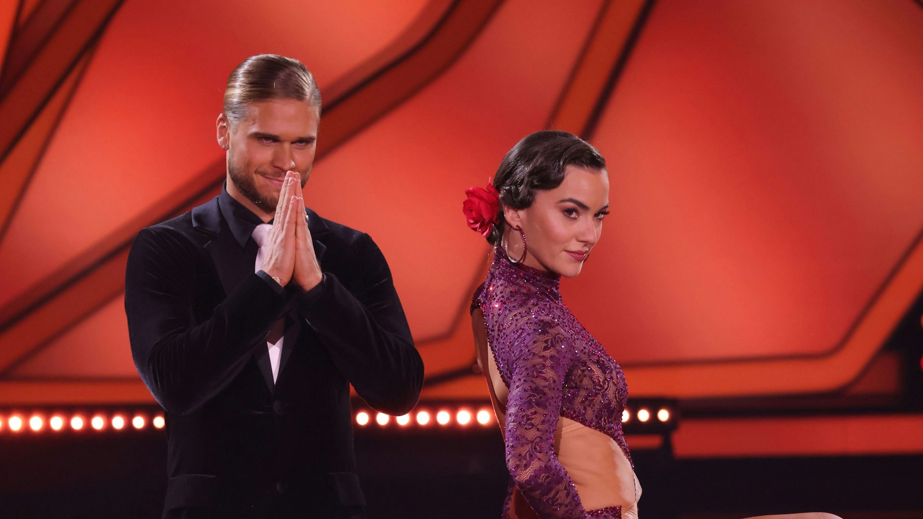 Fans, die im Finale für Rúrik Gíslason anriefen, bekamen ein Dankeschön von Valentina Pahde für die Stimme für sie. Was für eine Riesen-Panne beim Telefon-Voting.