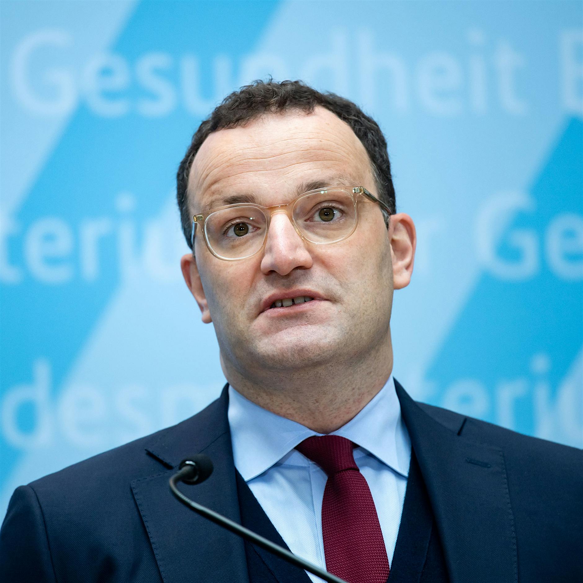 Impfungen für Kinder, Pflegepaket, Testzentren: Spahn vermasselt es mal wieder