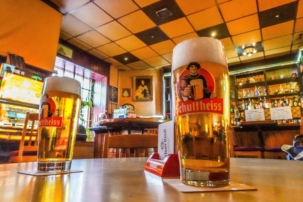 Corona in Berlin: Senat erwägt frühere Lockerungen für Hotels und Bars