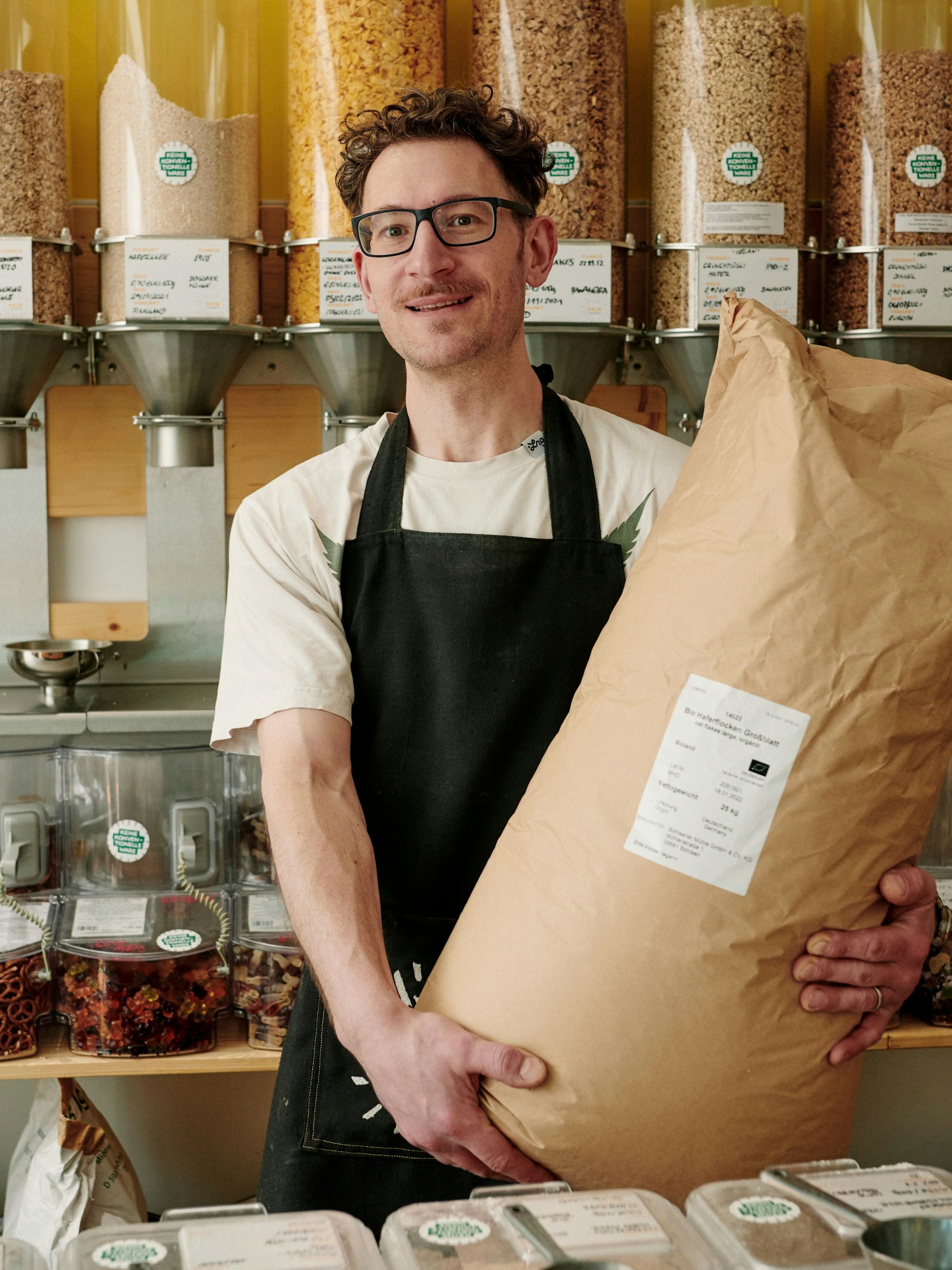 Florian Remmler in seinem Laden