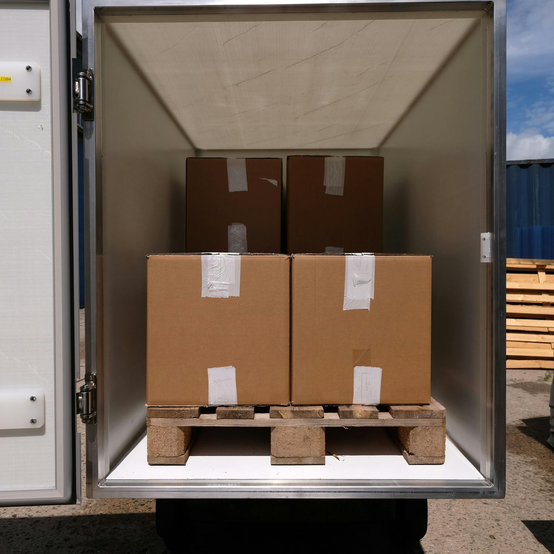 1,5 Kubikmeter Laderaum und europalettentauglich.