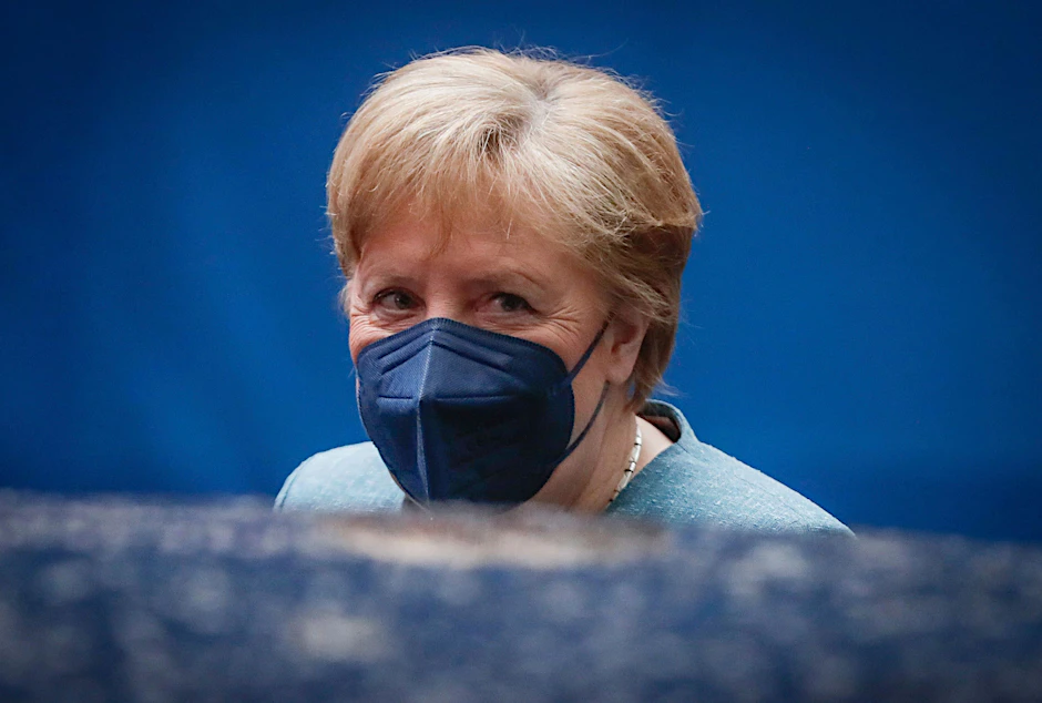 Kanzlerin Angela Merkel (CDU) sieht die Corona-Gefahr längst noch nicht gebannt.