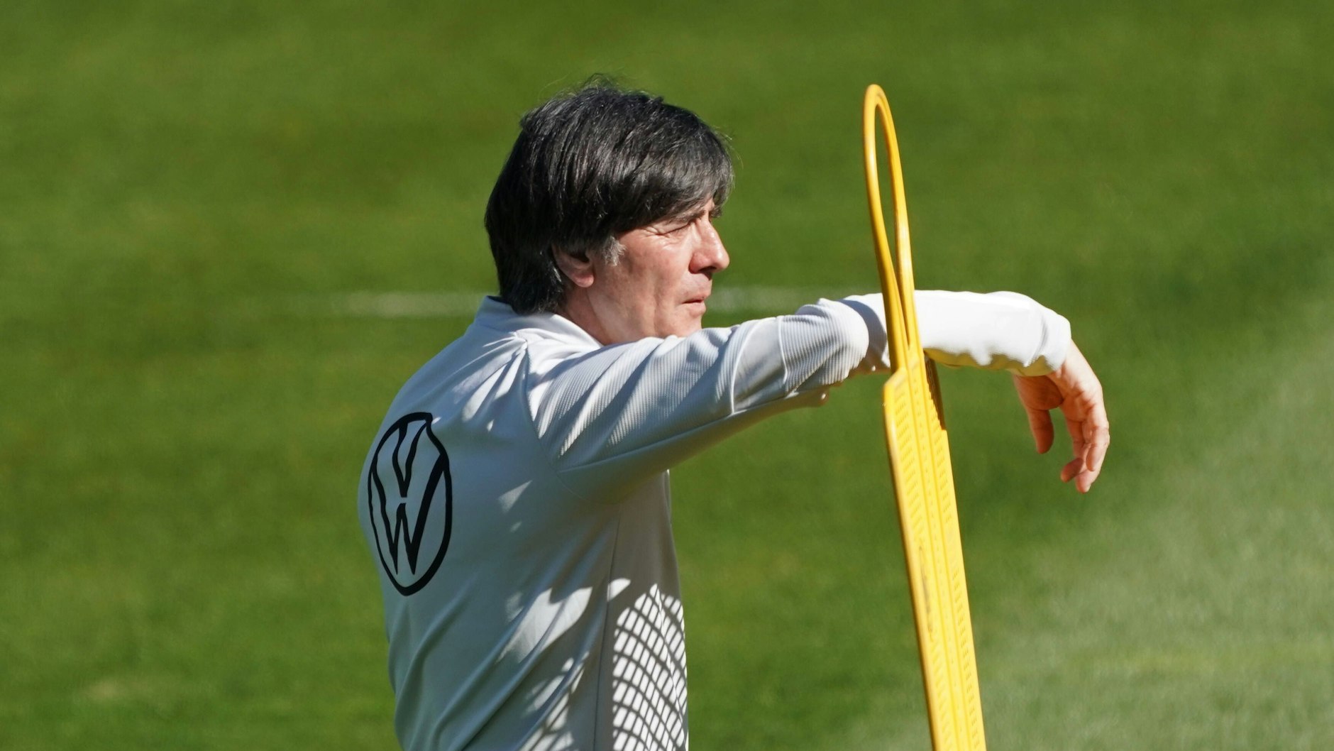 Geht mit unterschiedlichsten Personalproblemen in die Vorbereitung auf die EM: Bundestrainer Joachim Löw.