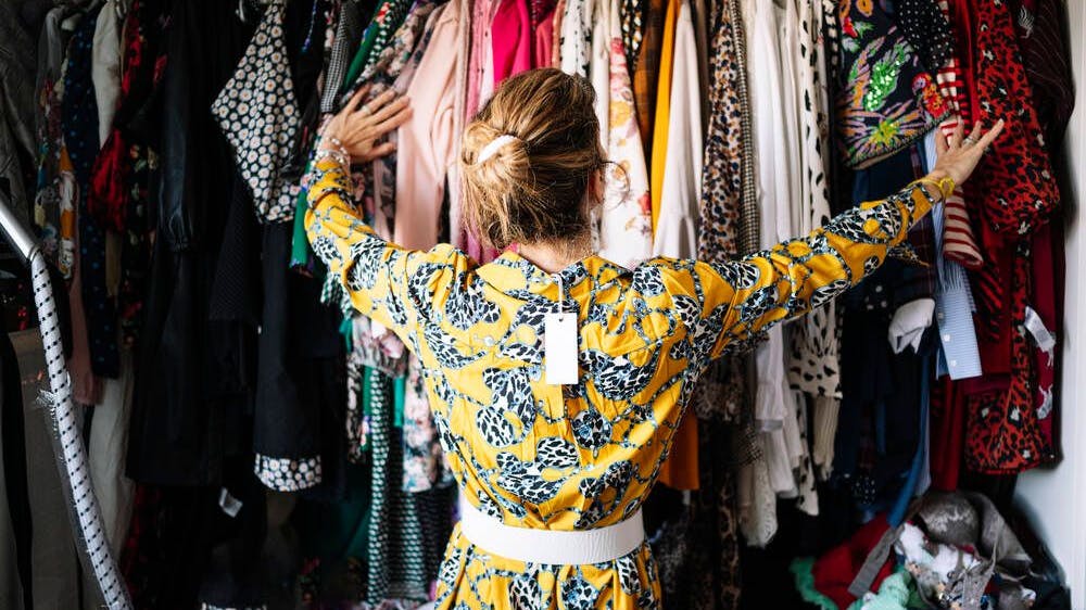 Wie viel Kleidung braucht Mann oder Frau eigentlich wirklich?