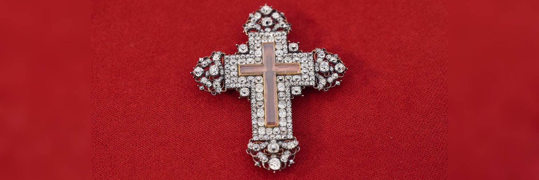 Der teuerste Verkauf jemals bei „Bares für Rares“: Ein antikes Kreuz.