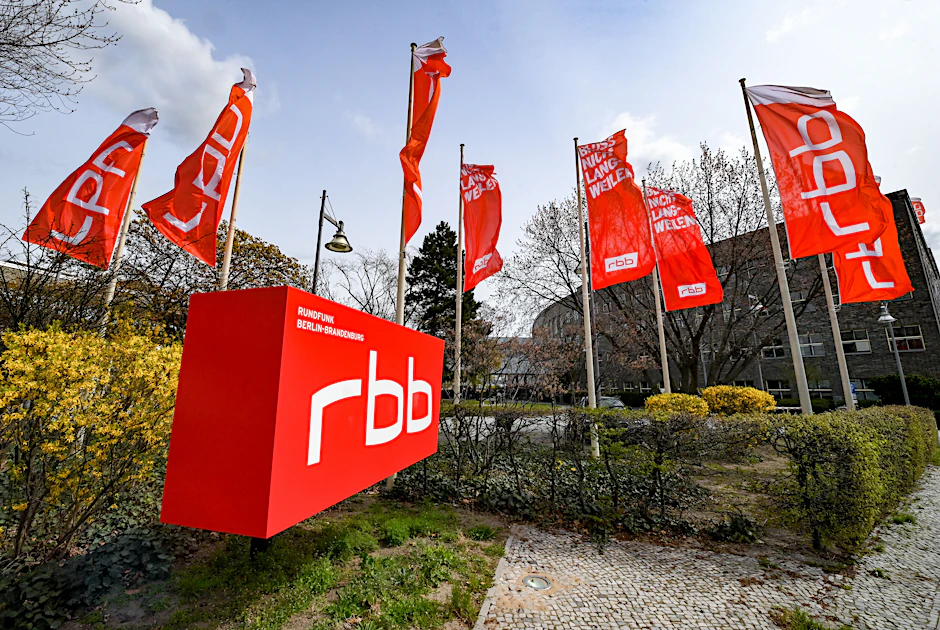 Der RBB-Standort Berlin: Der Sender rechnet mit Programmauswirkungen wegen Mitarbeiter-Protesten.