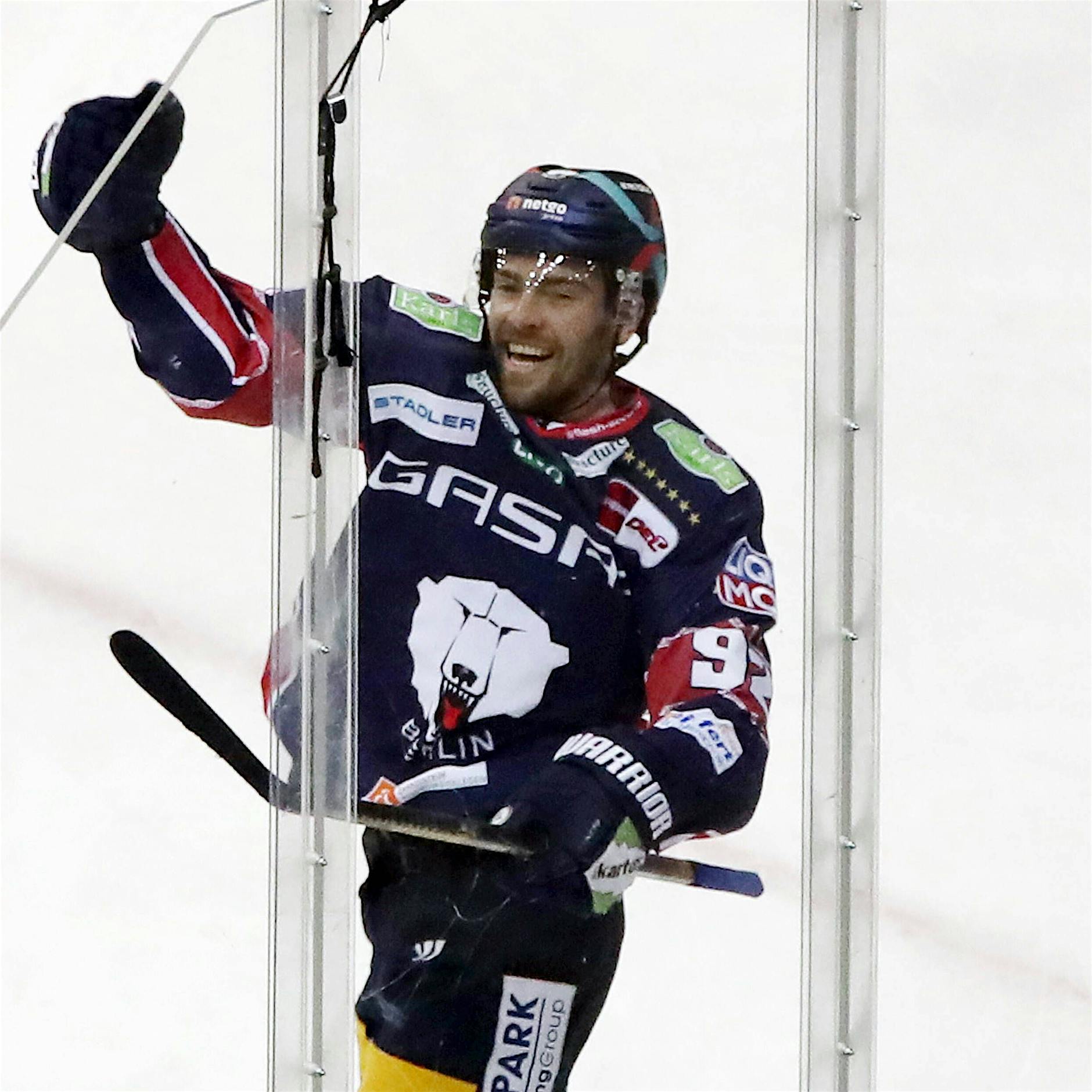 Was Marcel Noebels auch im Finale zum Fixpunkt im Spiel der Eisbären macht