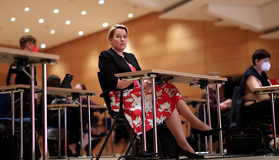 Nicht begeistert über die Äußerungen des Ostbeauftragten: Berlins SPD-Spitzenkandidatin Franziska Giffey.