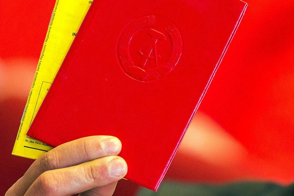 Was mein DDR-Impfpass mit dem ersten europäischen Ausweis zu tun hat