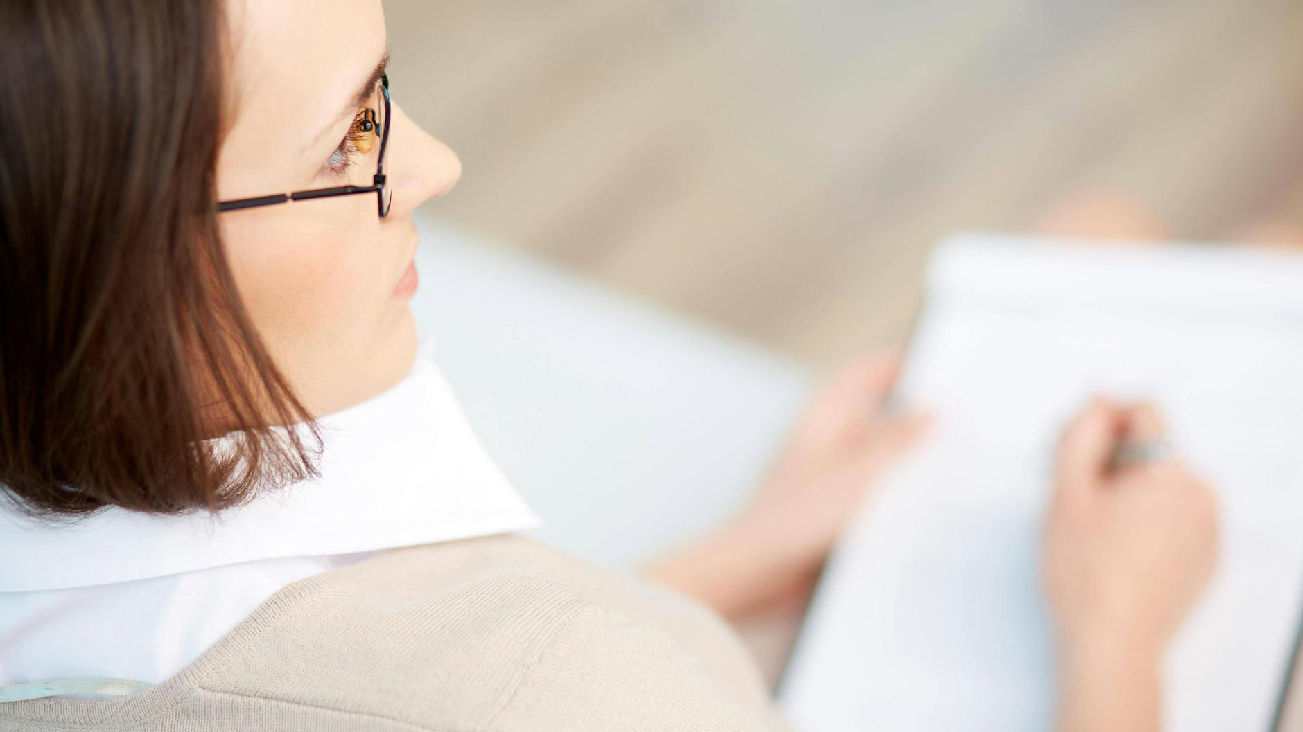 Im ersten Quartal 2021 sind die Anfragen nach einer Psychotherapie-Sprechstunde um 29 Prozent gestiegen. Davon konnten nur 42 Prozent vermittelt werden.