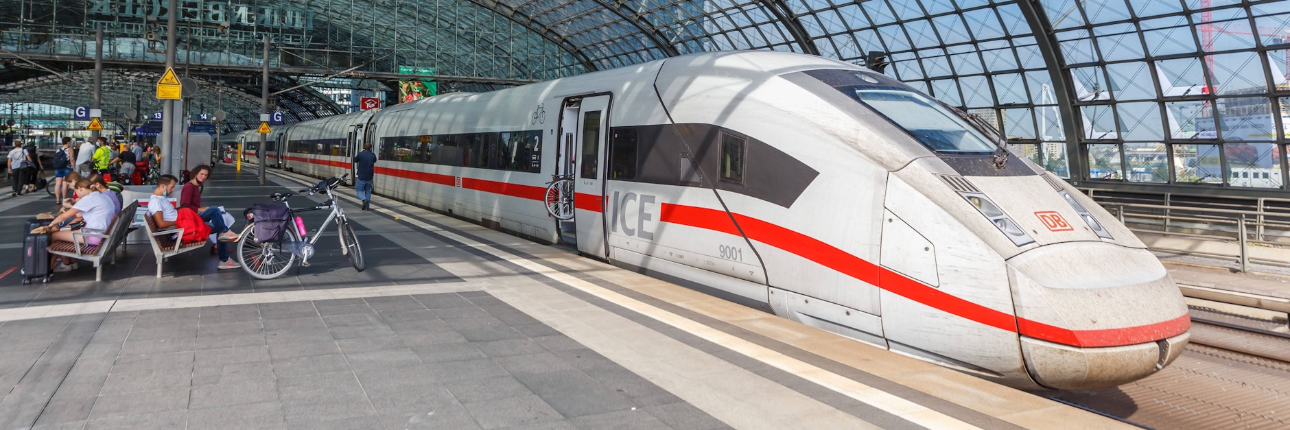 Ein ICE 4 im Berliner Hauptbahnhof (Symbolbild)